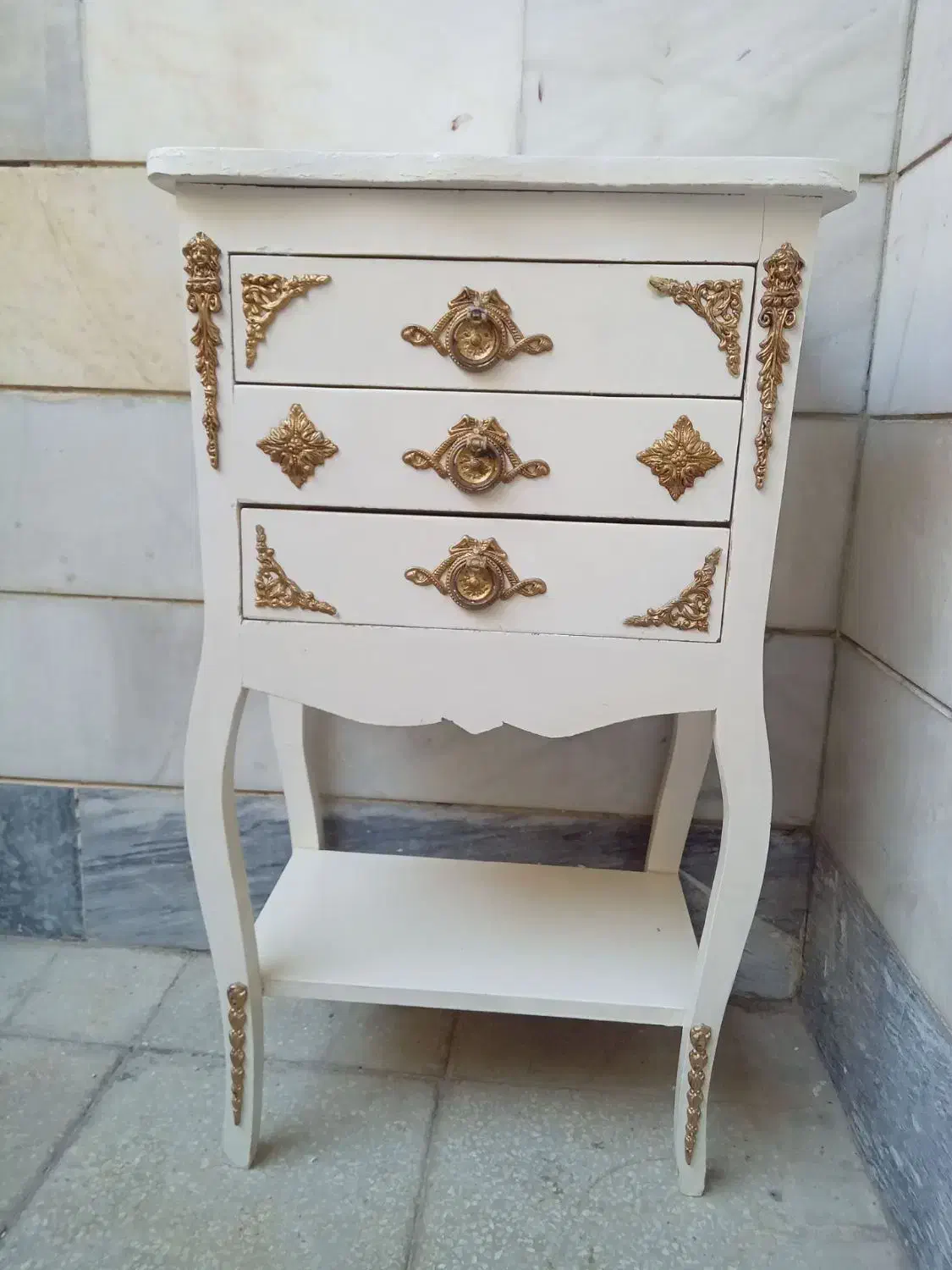 میز تلفن|میز تلفن|کرمانشاه, |دیوار