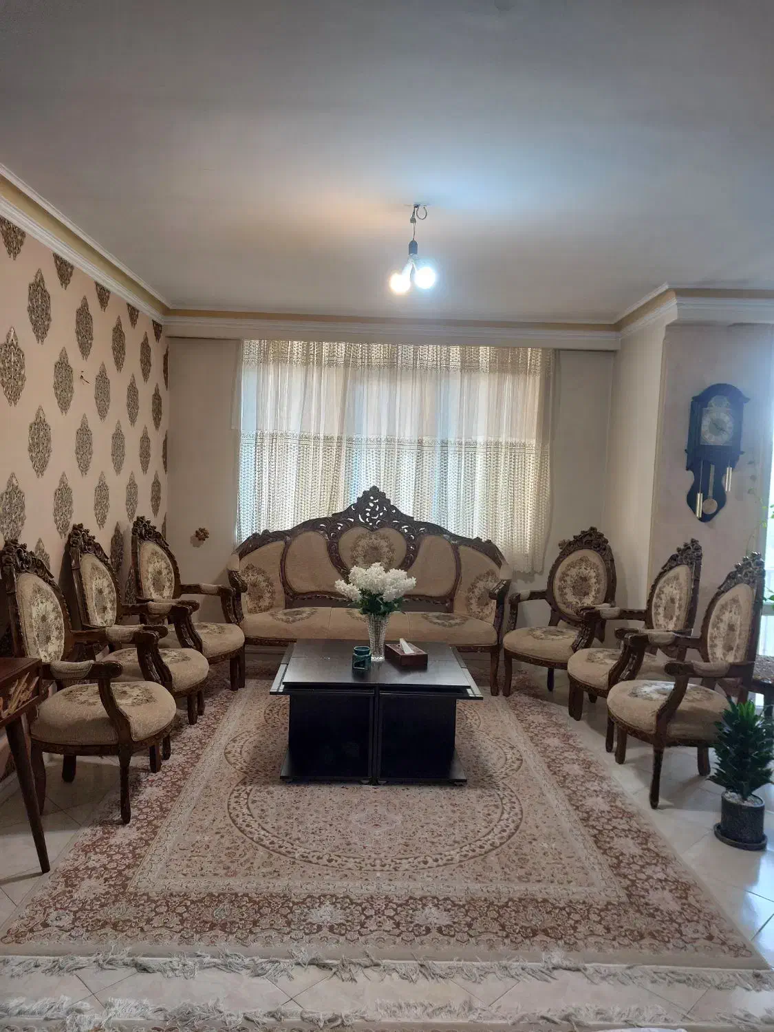 مبل تمام چوب گردو|مبلمان خانگی و میز عسلی|تهران, آسمان|دیوار