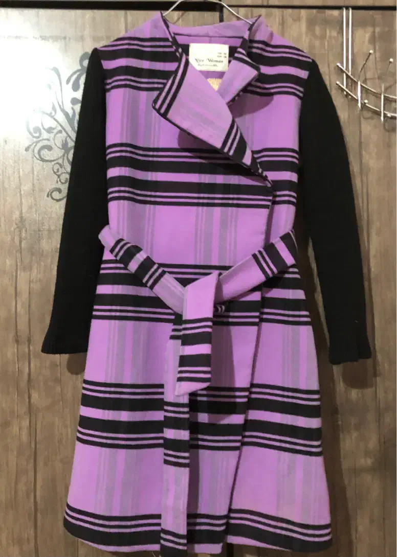 بارونی و پالتو|لباس|شاهینشهر, حافظ شمالی|دیوار