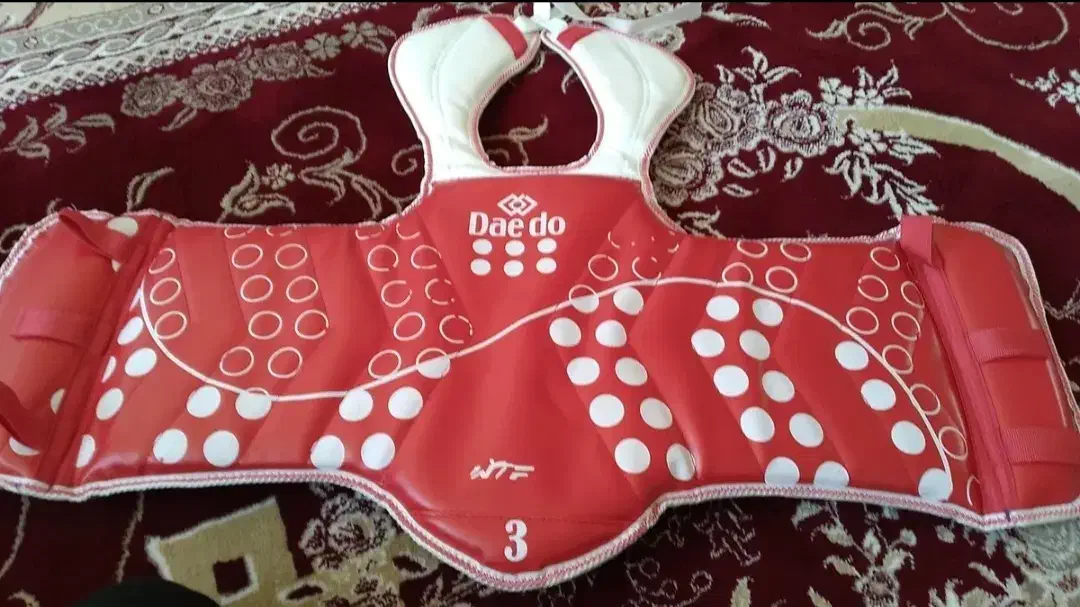 هوگو و کلاه تکواندو|تجهیزات ورزشی|اصفهان, شیخ اشراق|دیوار