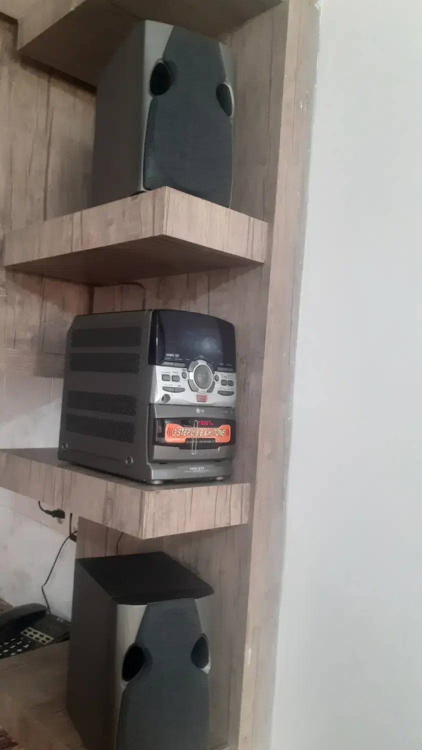 یک عددضبط. الجی کره اصل  باکنترل|سیستم صوتی خانگی|تربت‌حیدریه, منظر|دیوار