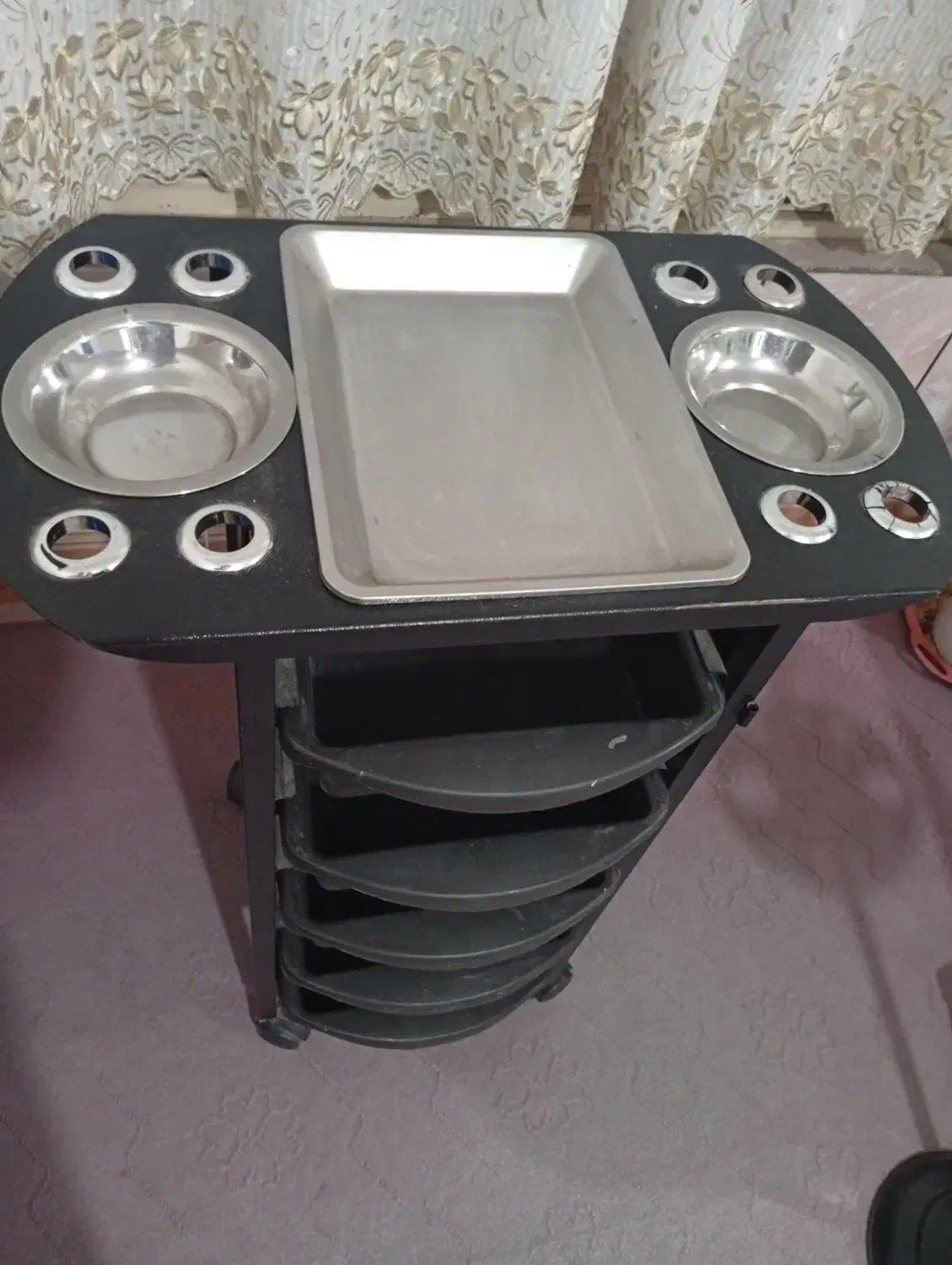 پایه سشوار و ترولی رنگ و تخت اپیلاسیون..|آرایشگاه و سالنهای زیبایی|سیرجان, |دیوار