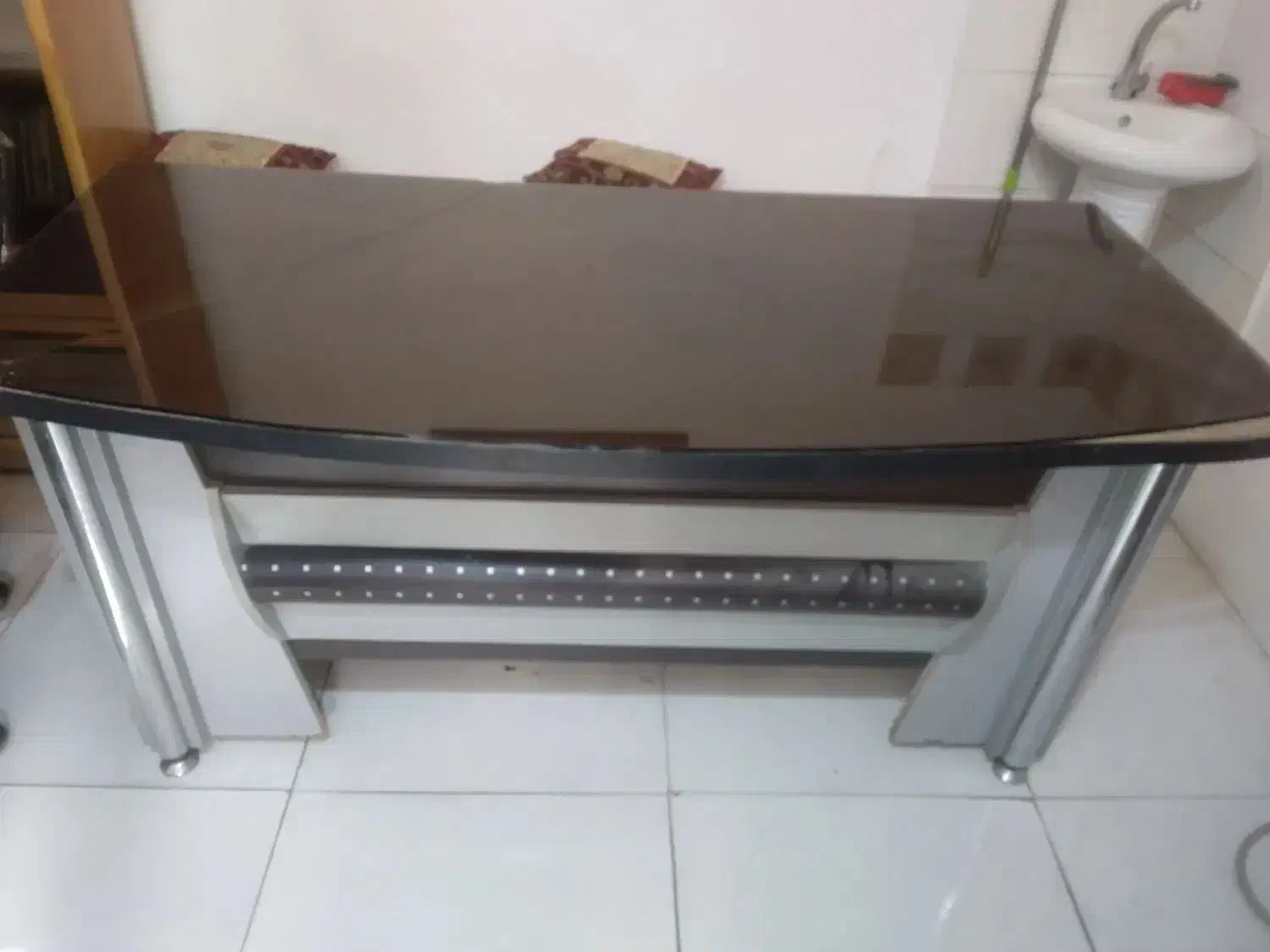 میز و صندلی و مرغ عشق و قالپاق|پرنده|مشهد, رستگار|دیوار