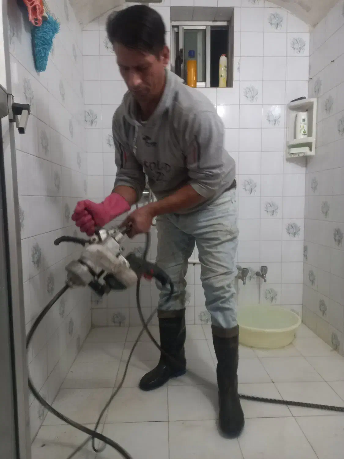 لوله بازکنی و رسوب گیری با دستگاه برقی ،|خدمات پیشه و مهارت|آمل, |دیوار