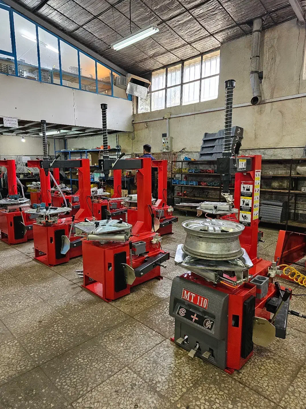 لاستیک درار3 و 4 پدال تیوبلس دار هلپ دار|ماشینآلات صنعتی|اهواز, ۲۴ متری|دیوار