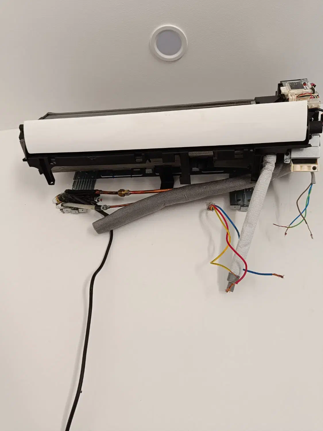 تعمیرات، نصب، سرویس،شارژ گاز|خدمات پیشه و مهارت|کیش, |دیوار