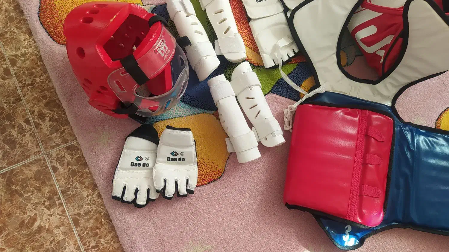 هوگوی تکواندو|تجهیزات ورزشی|خمینی‌شهر, |دیوار