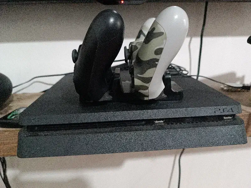 ps4 slim|کنسول، بازی ویدئویی و آنلاین|رشت, عینک|دیوار