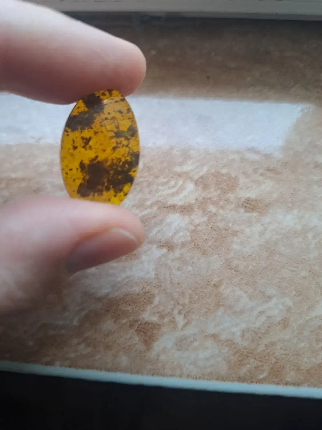 نگین کهربا|زیورآلات و اکسسوری|رشت, نظری|دیوار