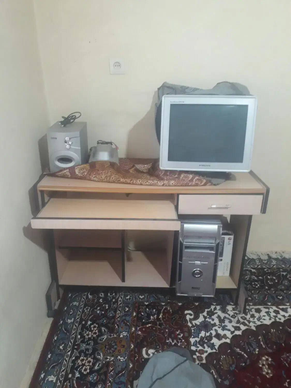 کامپیوتر کامل|رایانه رومیزی|شیروان (خراسان), |دیوار