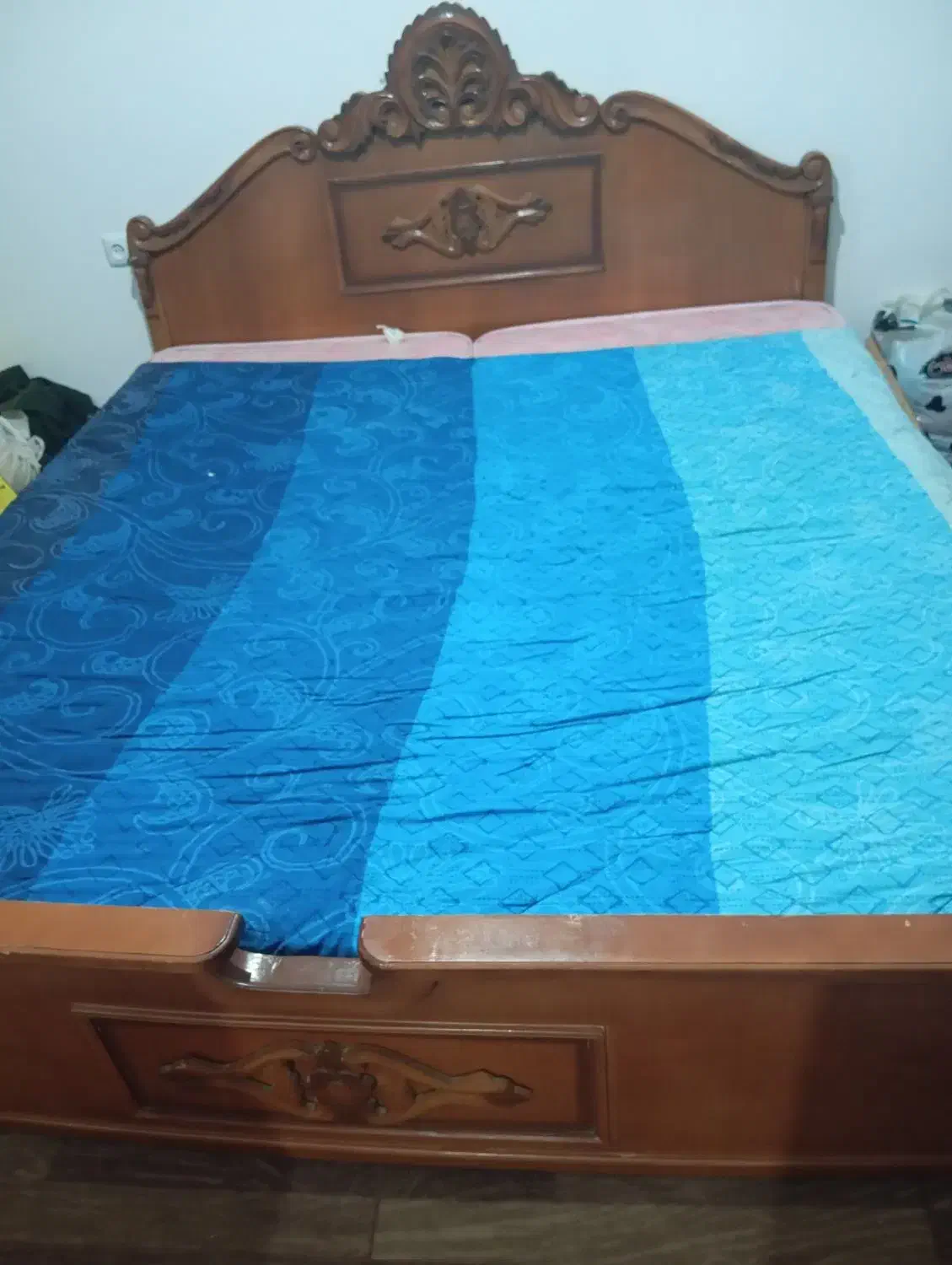 فروش تخت و خواب دونفره تاج دار چوب گردو|تخت و سرویس خواب|مهاباد (آذربایجان غربی), |دیوار