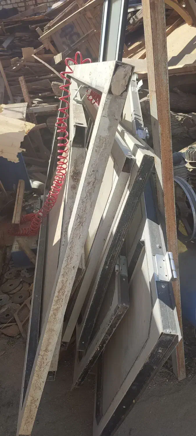 درب المینیوم|مصالح و تجهیزات ساختمان|بروجن, |دیوار