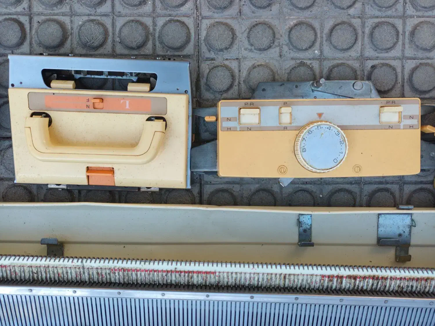 ماشین بافتنی ژاپنی برادر ۸۴۰ به همراه کشبافت|چرخ خیاطی و ریسندگی|خلخال, |دیوار