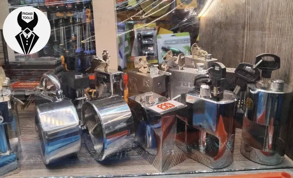 بورس انواع قفل کتابی،آویز،حیاطی،فرمان ابزار فدائی|ابزارآلات|مشهد, هفده شهریور|دیوار