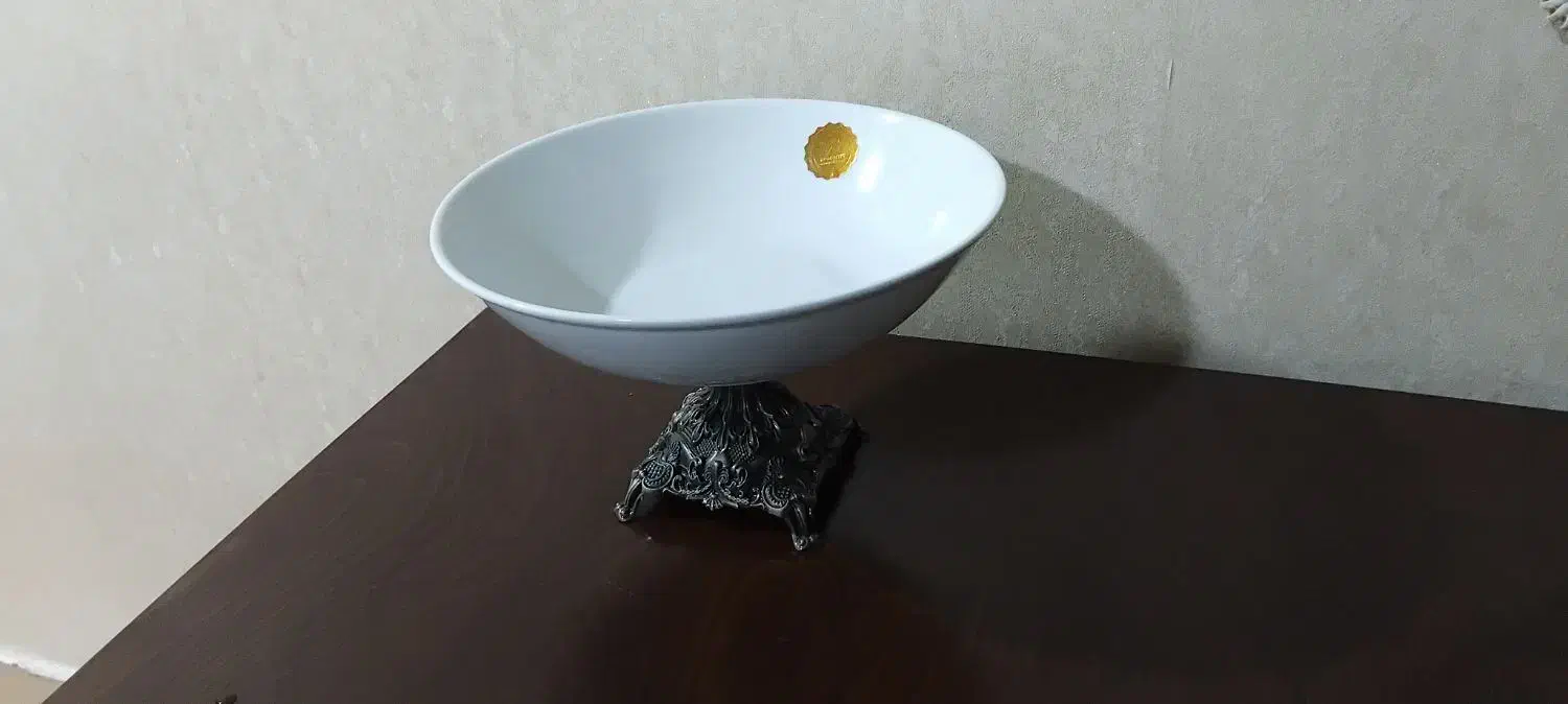 میوه خوری بزرگ پایه دار|ظروف سرو و پذیرایی|رشت, کوی مهر|دیوار