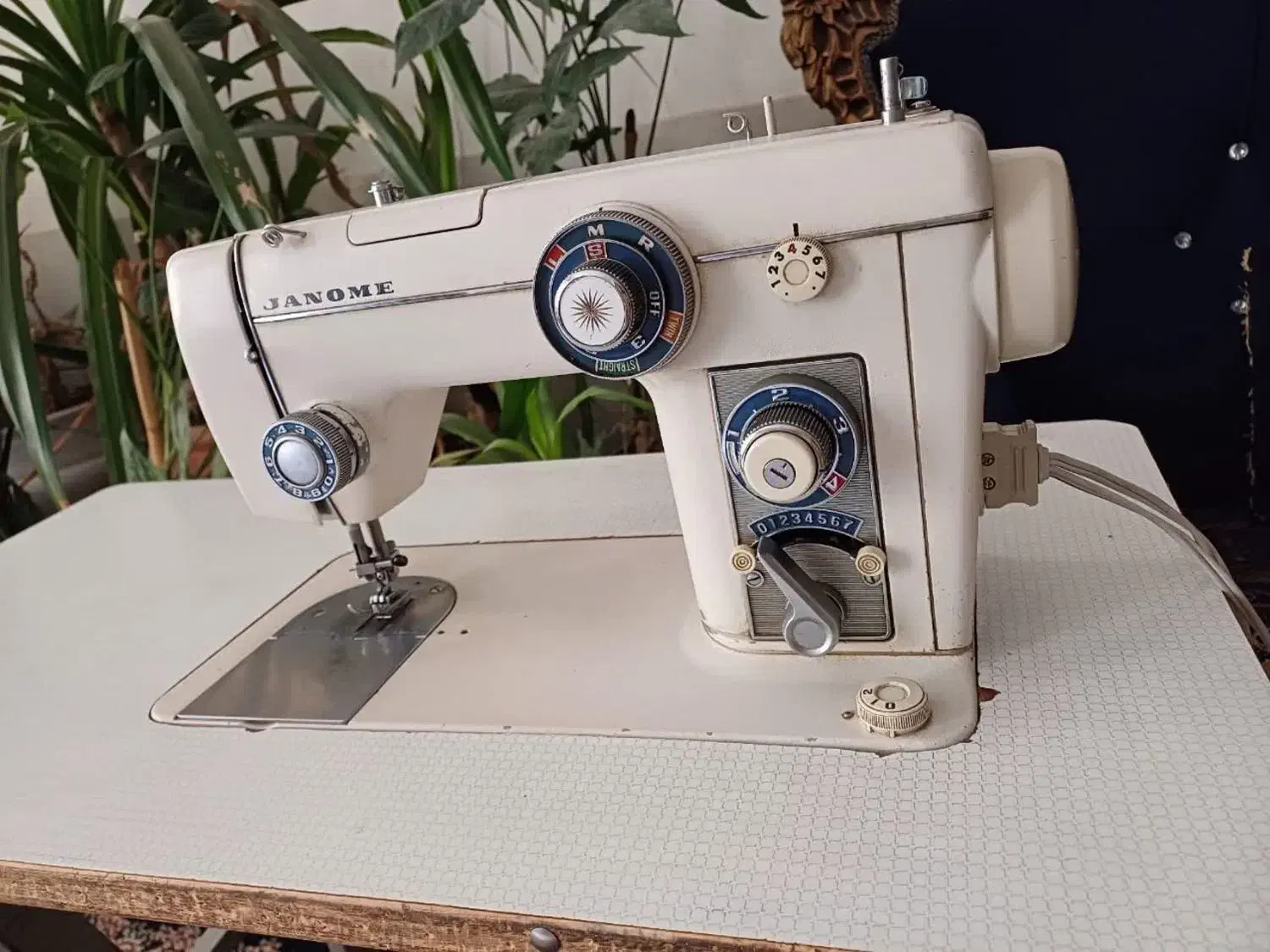 فروش چرخ خیاطی|چرخ خیاطی و ریسندگی|مشهد, ابوذر|دیوار