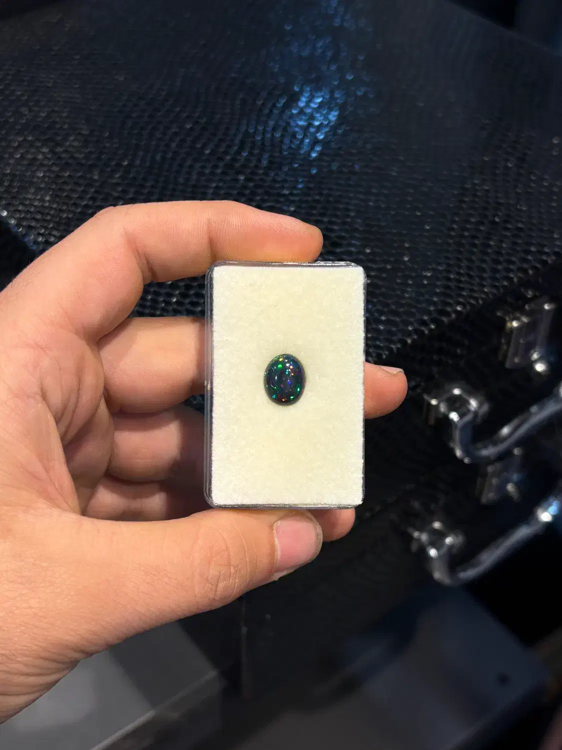 زمرد افغانستان و الماس و اپال|جواهرات|مشهد, زمرد|دیوار