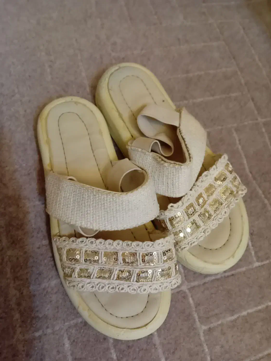 صندل کرمی|کیف، کفش، کمربند|قشم, |دیوار