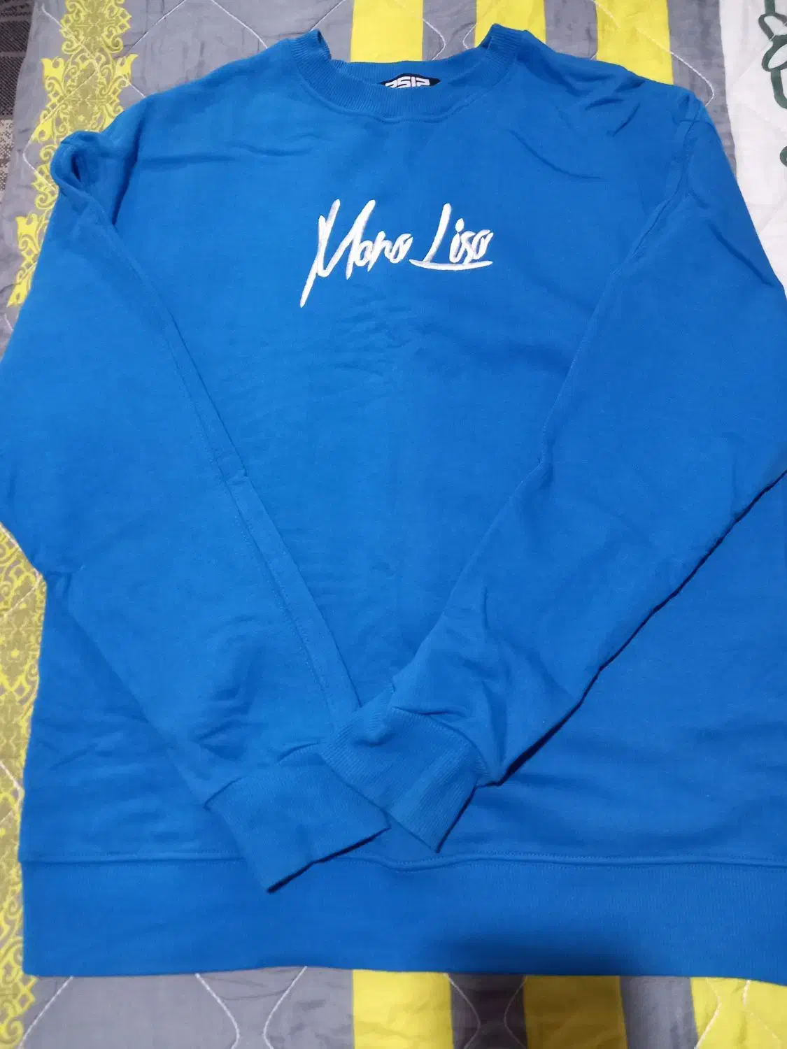 تعداد زیادی هودی وژاکت نونو|لباس|صحنه, |دیوار