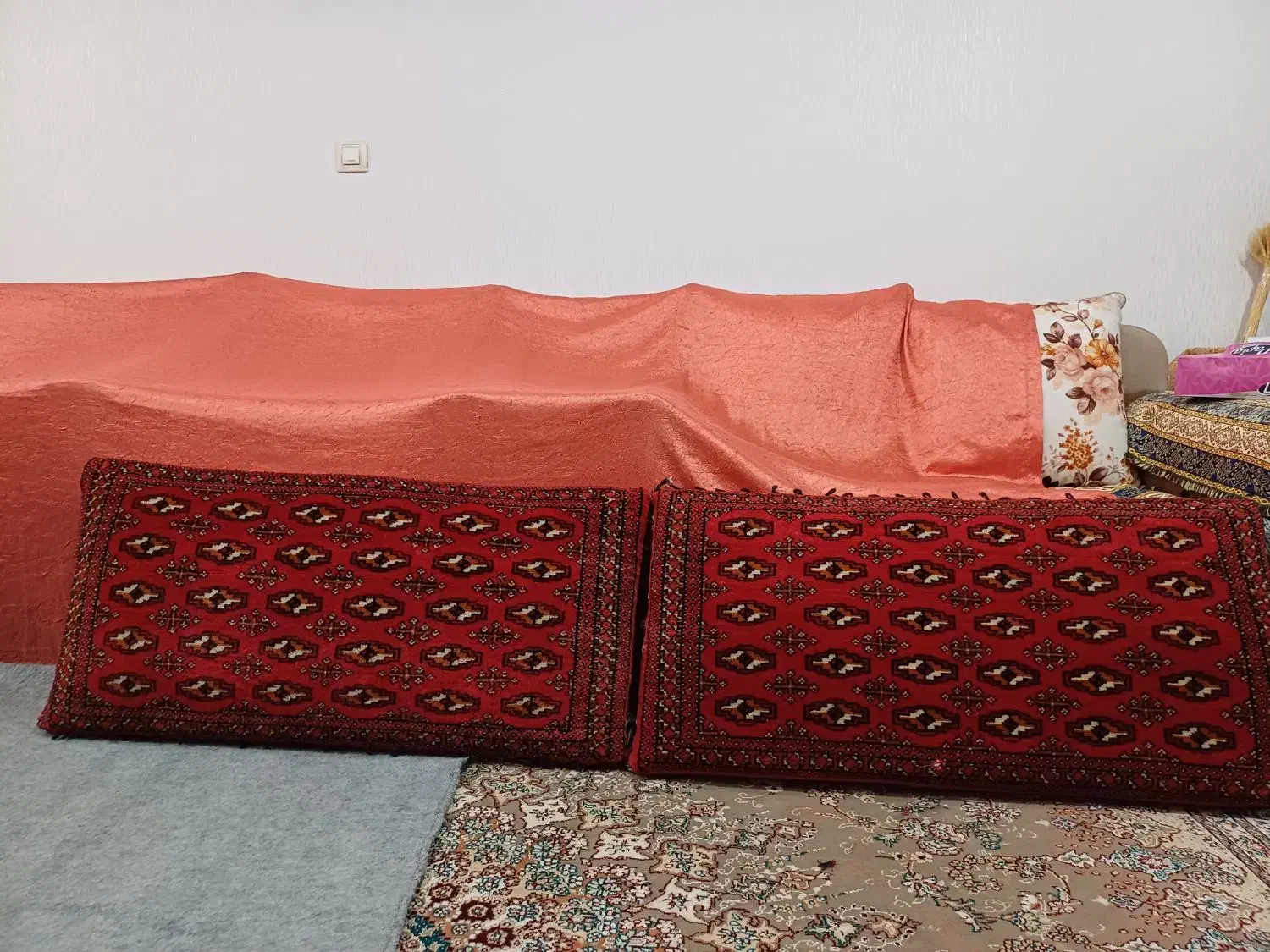 یک جفت پشتی دست بافت نو بفروش میرسد|پشتی|شیراز, شهرک سراج‎|دیوار