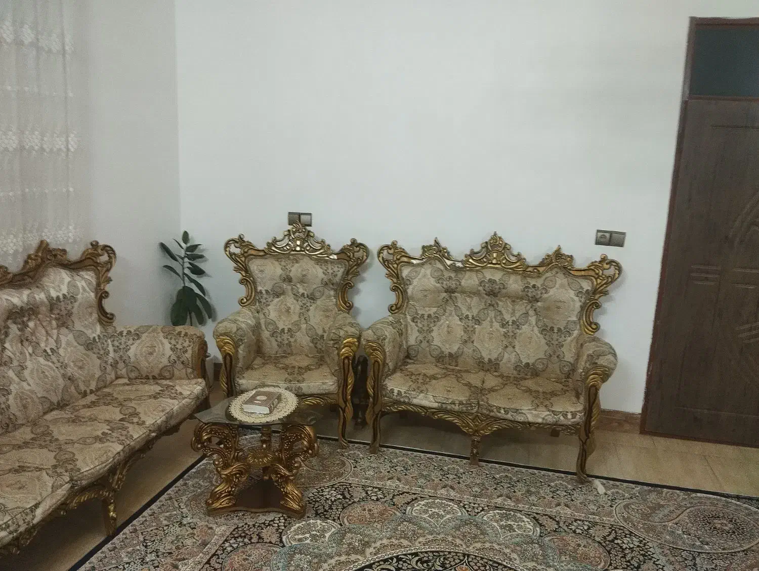 مبل|مبلمان خانگی و میز عسلی|اسفرورین, |دیوار