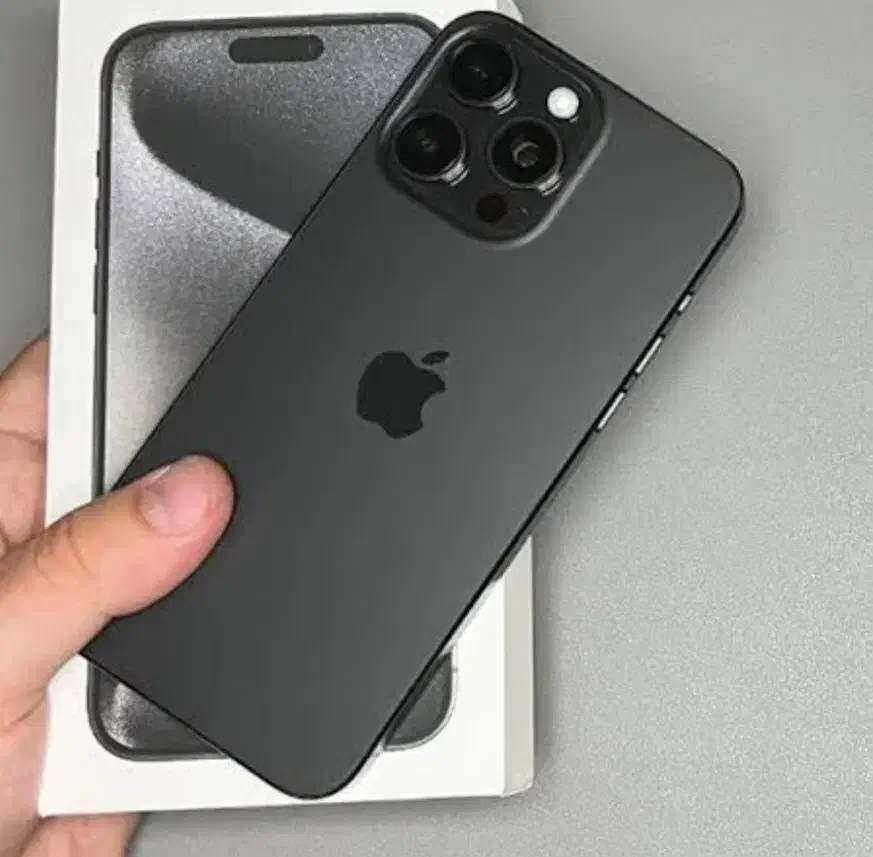 ایفون ۱۵ پرو مکس مشکی|موبایل|همدان, |دیوار