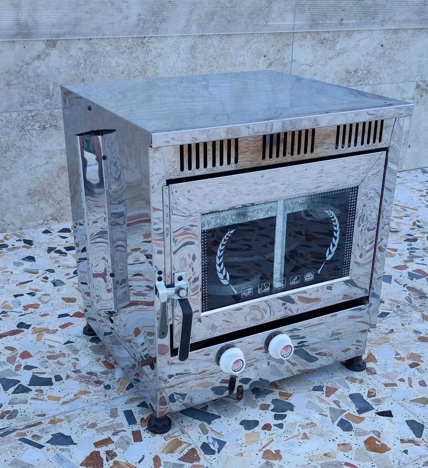 تنور نان|ظروف پخت‌وپز|رضوانشهر, |دیوار