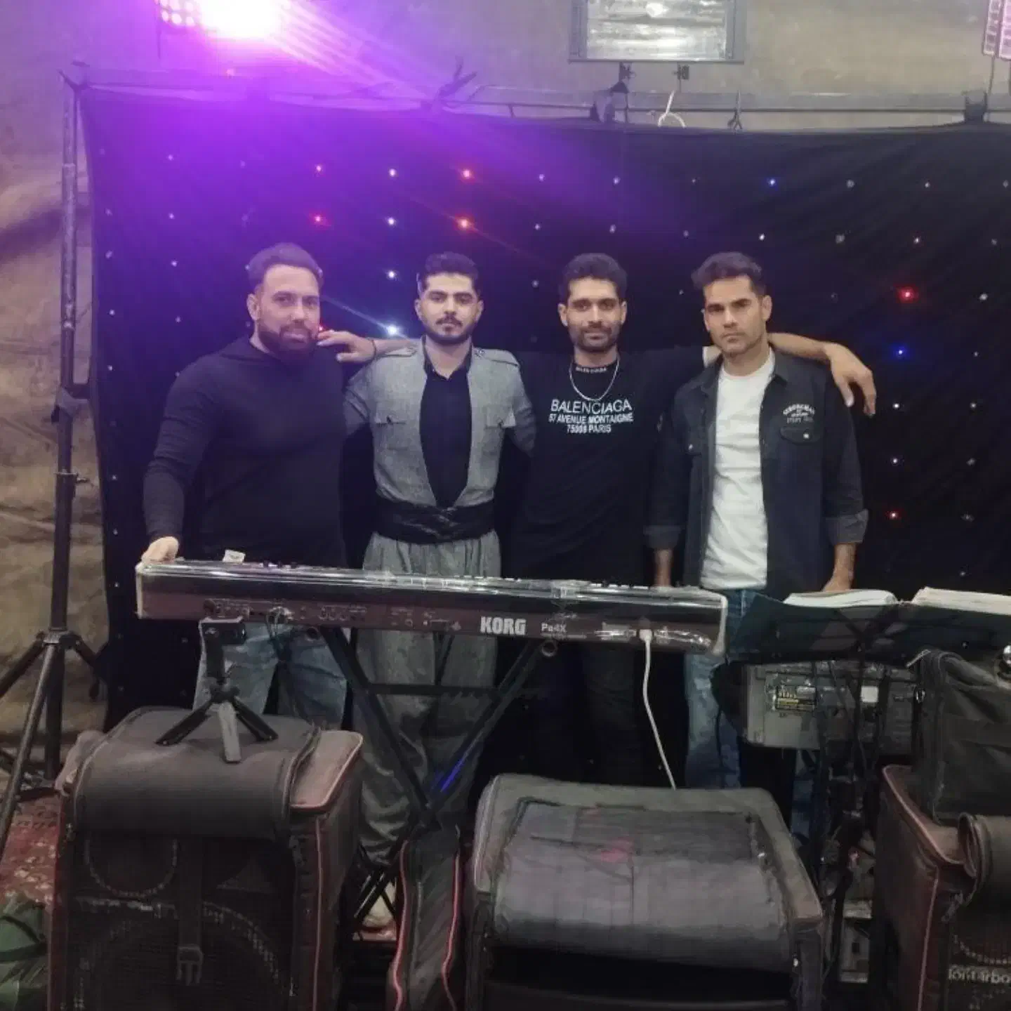 پروژکتور.       ارکستر وموسیقی ونورپردازی سهرابی|تلویزیون و پروژکتور|اسدآباد, |دیوار