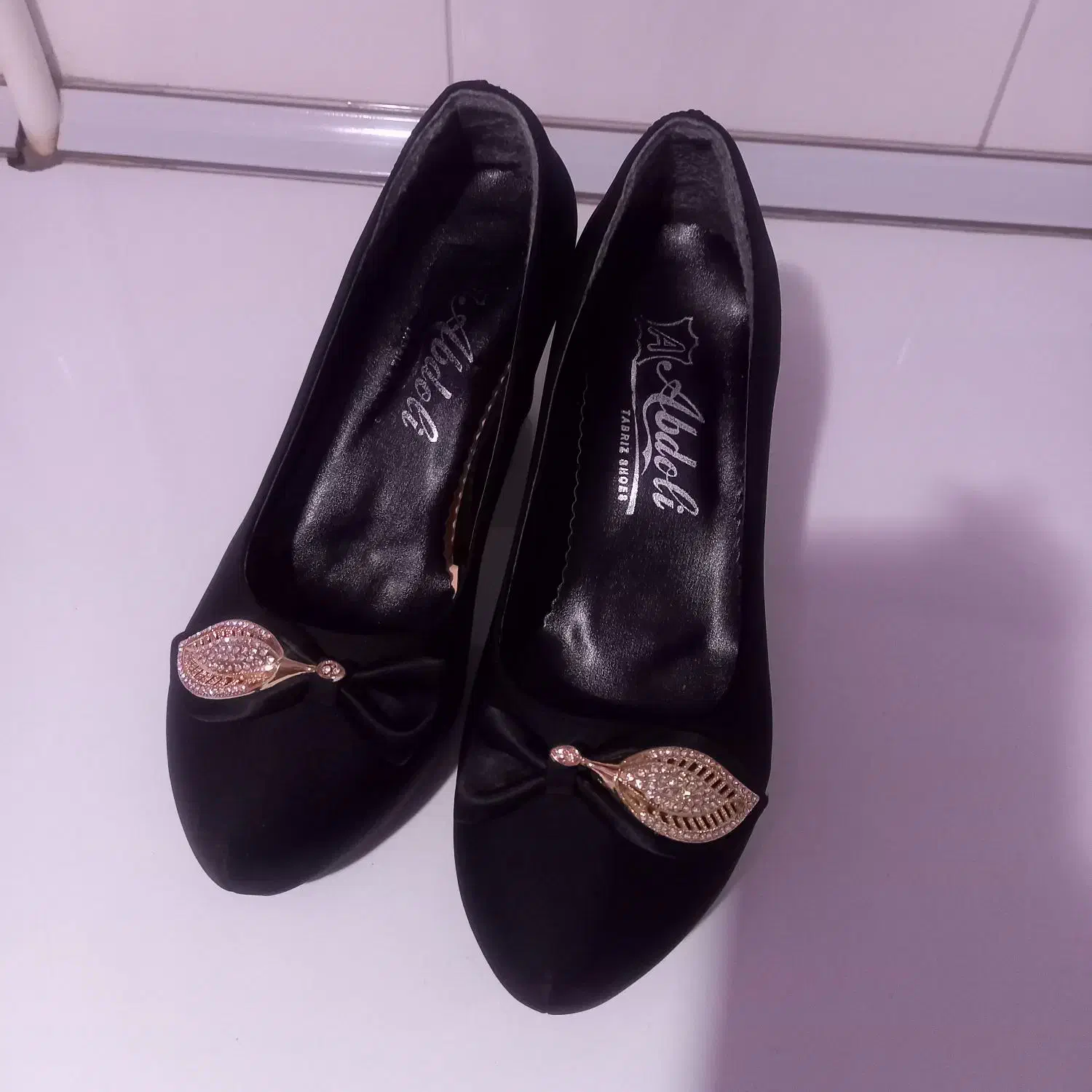 کفش نو|کیف، کفش، کمربند|اردبیل, |دیوار