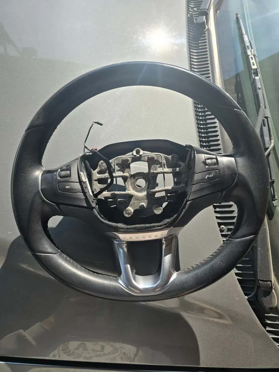 فرمون پژو ۲۰۰۸|قطعات یدکی و لوازم جانبی|تهران, نیروی هوایی (پیروزی)|دیوار