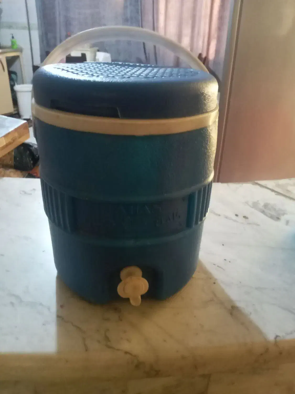 کلمن اب|ظروف نگهدارنده، پلاستیکی، یک‌بارمصرف|ماهدشت, |دیوار