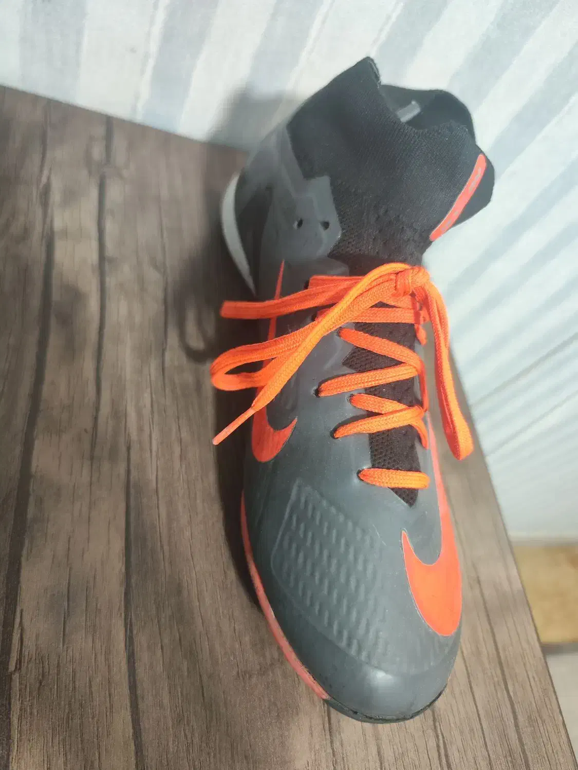 کفش فوتبال و سالن air zoom در حد نو|کیف، کفش، کمربند|اصفهان, باغ دریاچه|دیوار