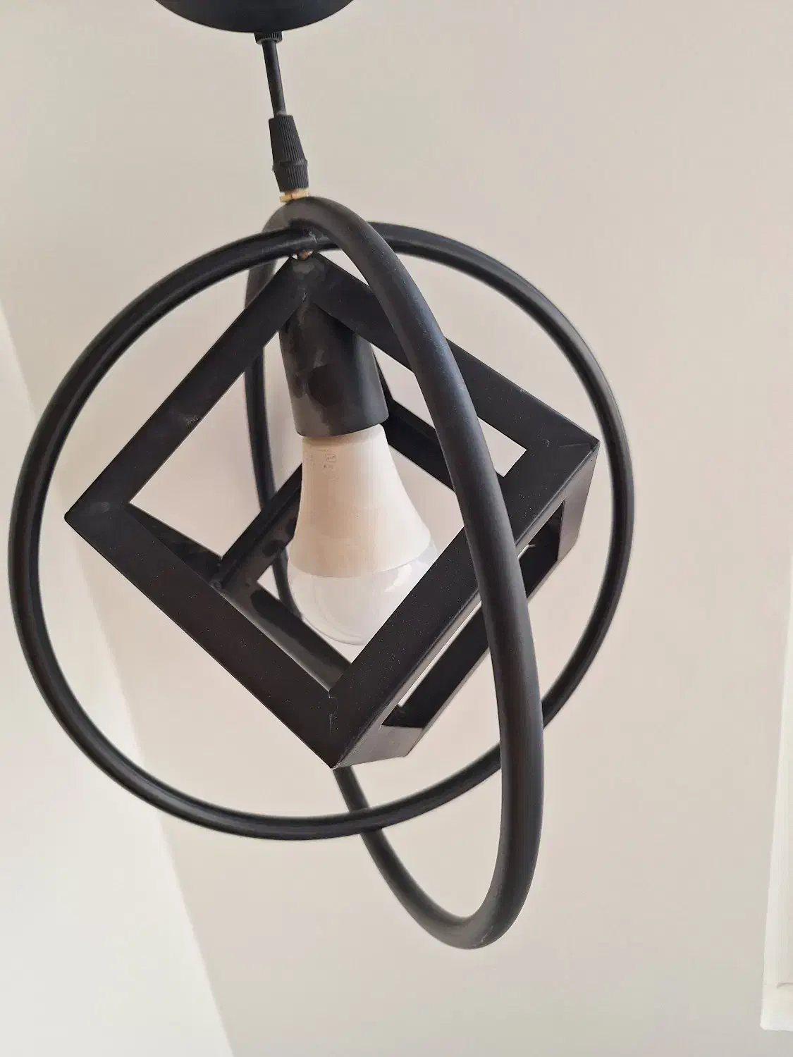 لوستر در حد نو|لوستر و چراغ آویز|کرج, شهرک جهان‌نما|دیوار