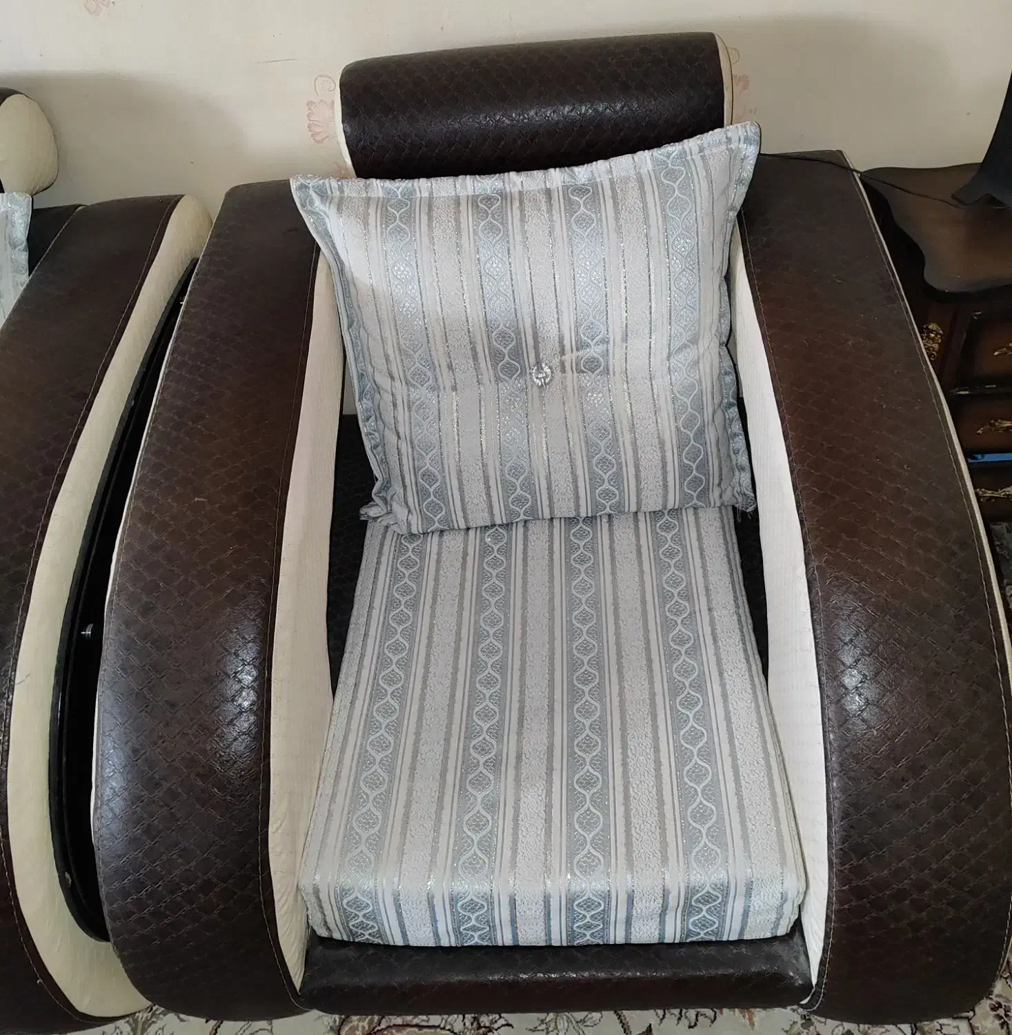 راحتی|مبلمان خانگی و میز عسلی|قم, شاه سید علی|دیوار