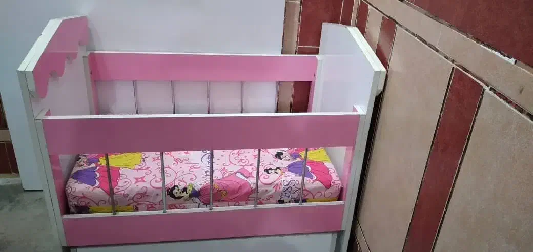 گهواره کودک|تخت و صندلی بچه|امیدیه, |دیوار