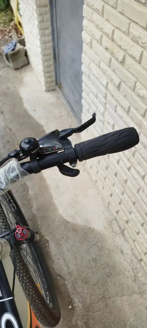 دوچرخه|دوچرخه، اسکیت، اسکوتر|شفت, |دیوار