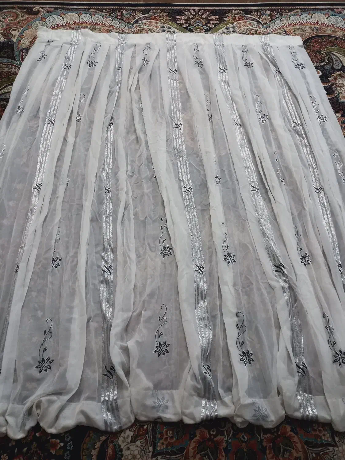 پرده در و پنجره|پرده، رانر، رومیزی|قم, قلعه کامکار|دیوار