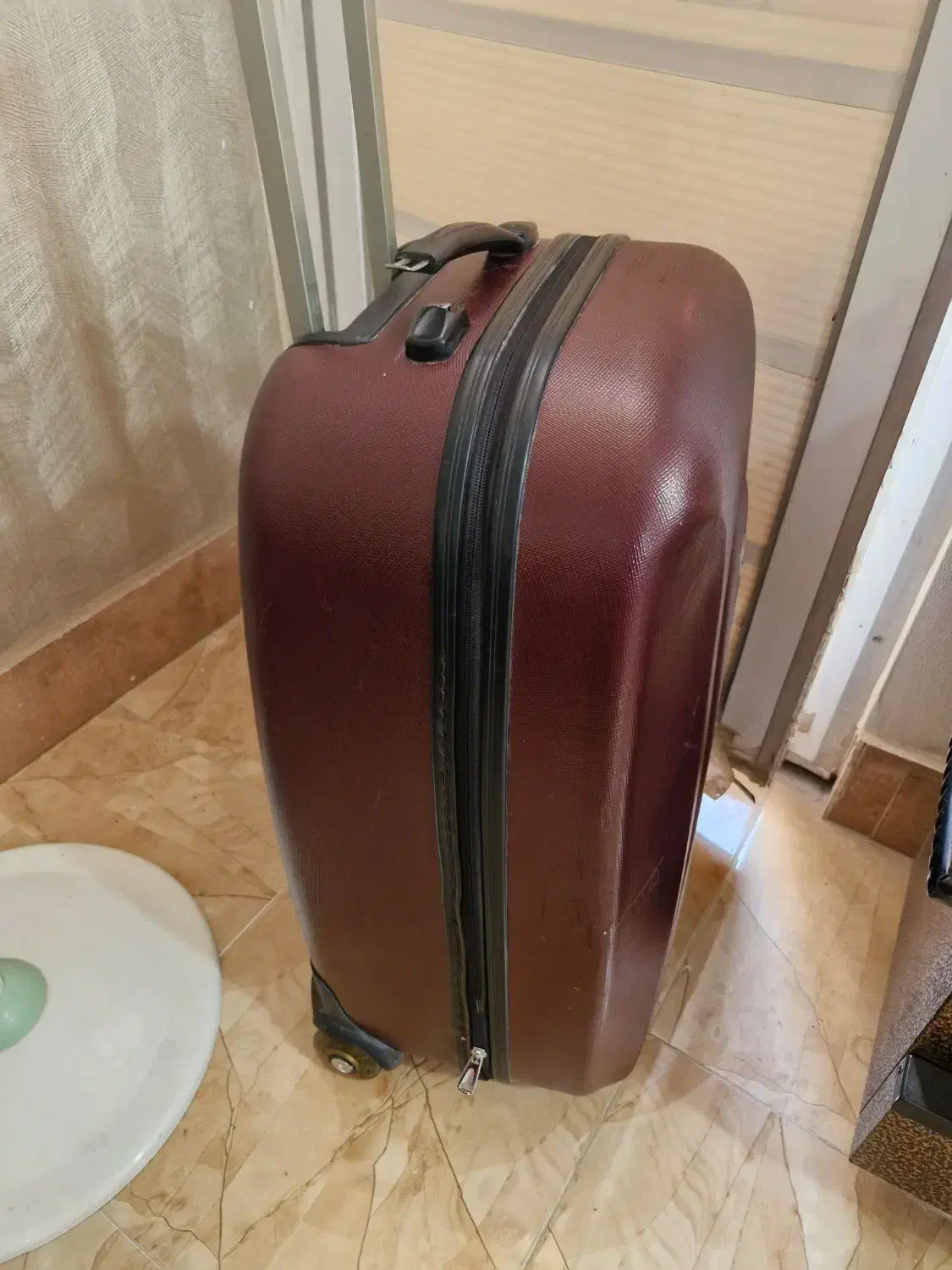 چمدان بزرگ و جا دار جنس عالی|کیف، کفش، کمربند|خرمشهر, |دیوار