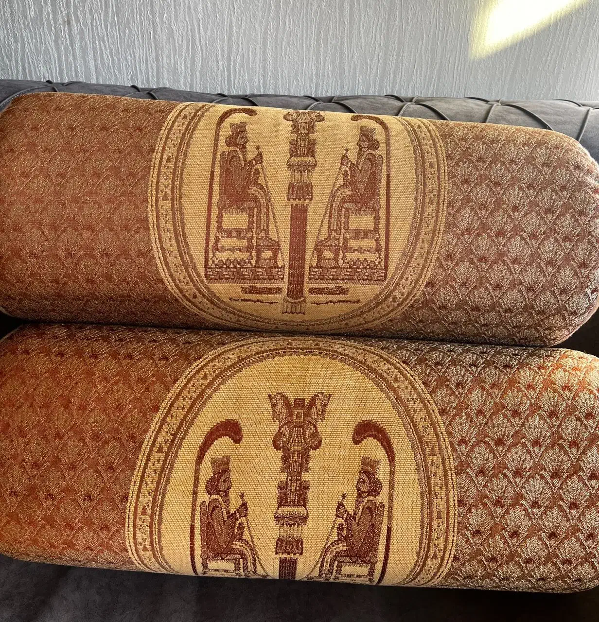 دوجفت چهار عدد بالشت نو نو هست|پشتی|شیراز, درکی|دیوار