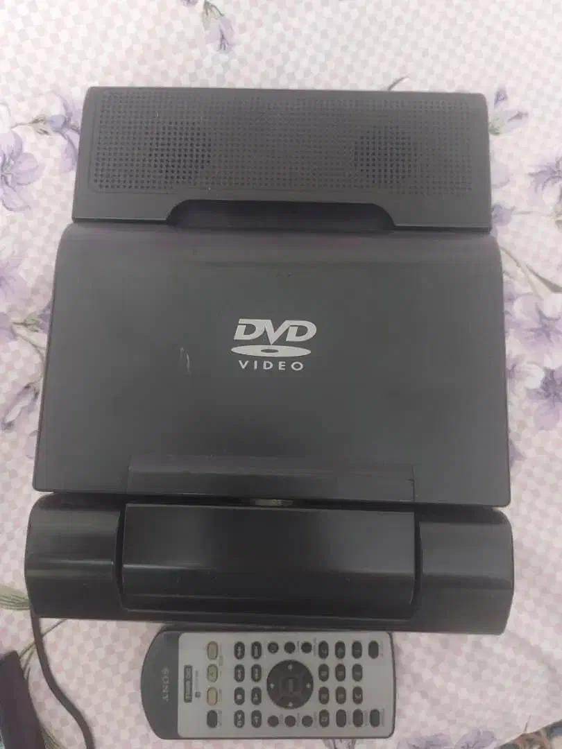 دستگاهDVD تصویری کاملا سالم . ۲۰ ساله .|پخش‌کننده DVD و ویدیو|رشت, منظریه|دیوار