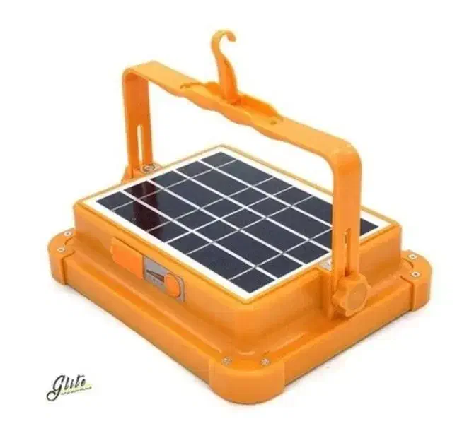 پروژکتور شارژی خورشیدی نیاز به تعمیر جزیی|لامپ و چراغ|شاهین‌شهر, فردوسی|دیوار