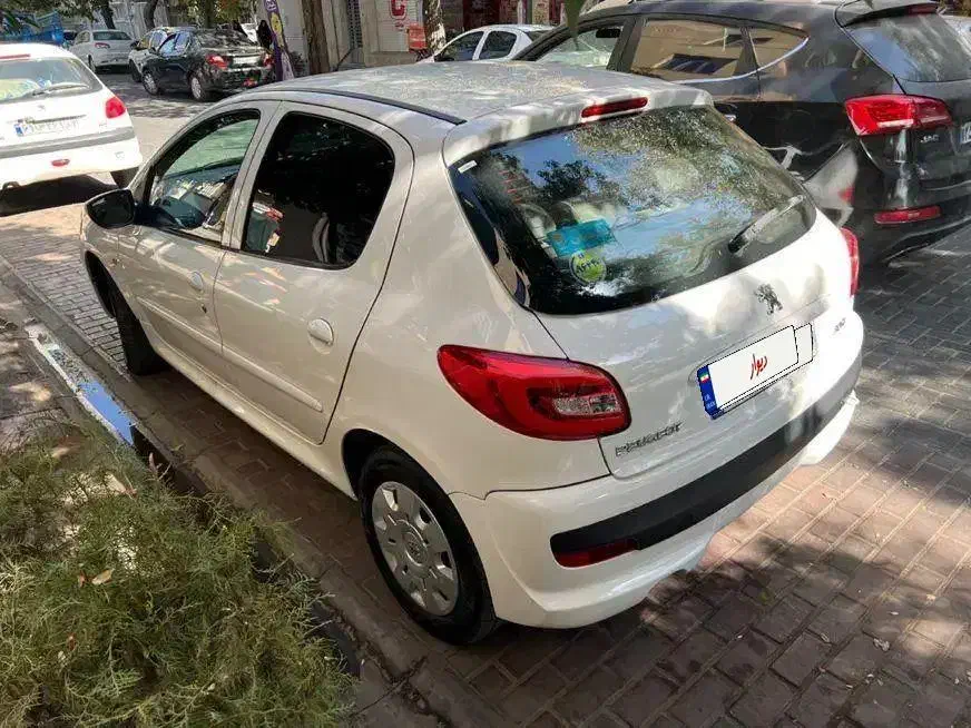 پژو ۲۰۷ سقف فلز ۴۰۲|خودرو سواری و وانت|شیراز, قصرالدشت|دیوار