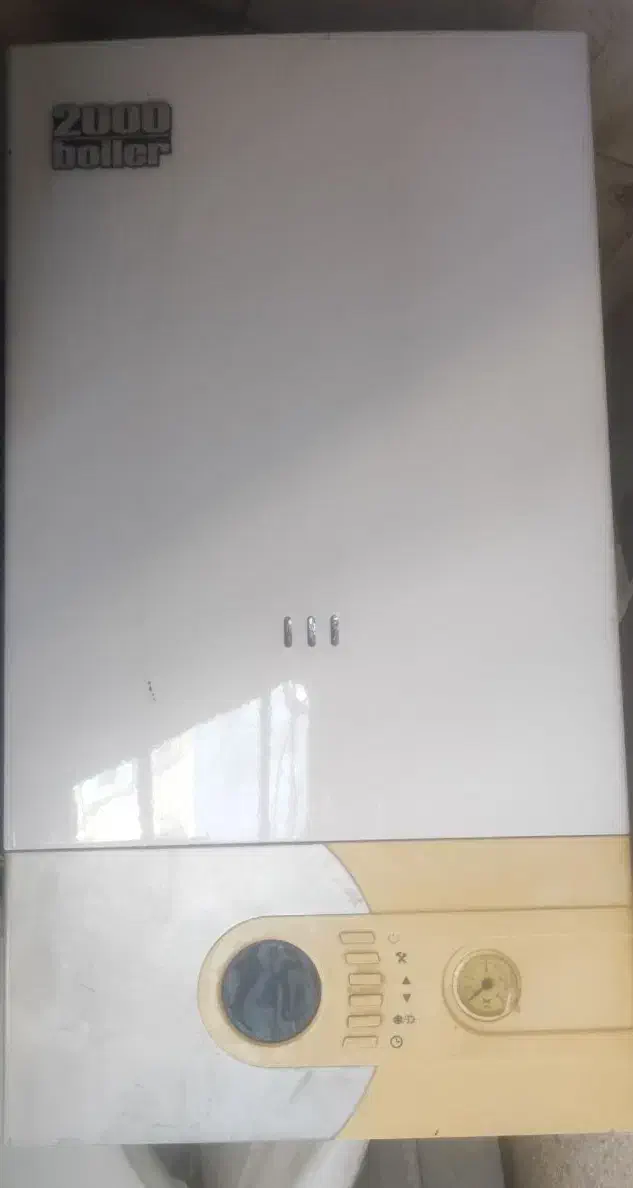 پکیج دیواری مارک بویلر ۲۰۰۰ مدل ۲۴ هزار|آبگرمکن، پکیج، شوفاژ|قرچک, مهدیه|دیوار