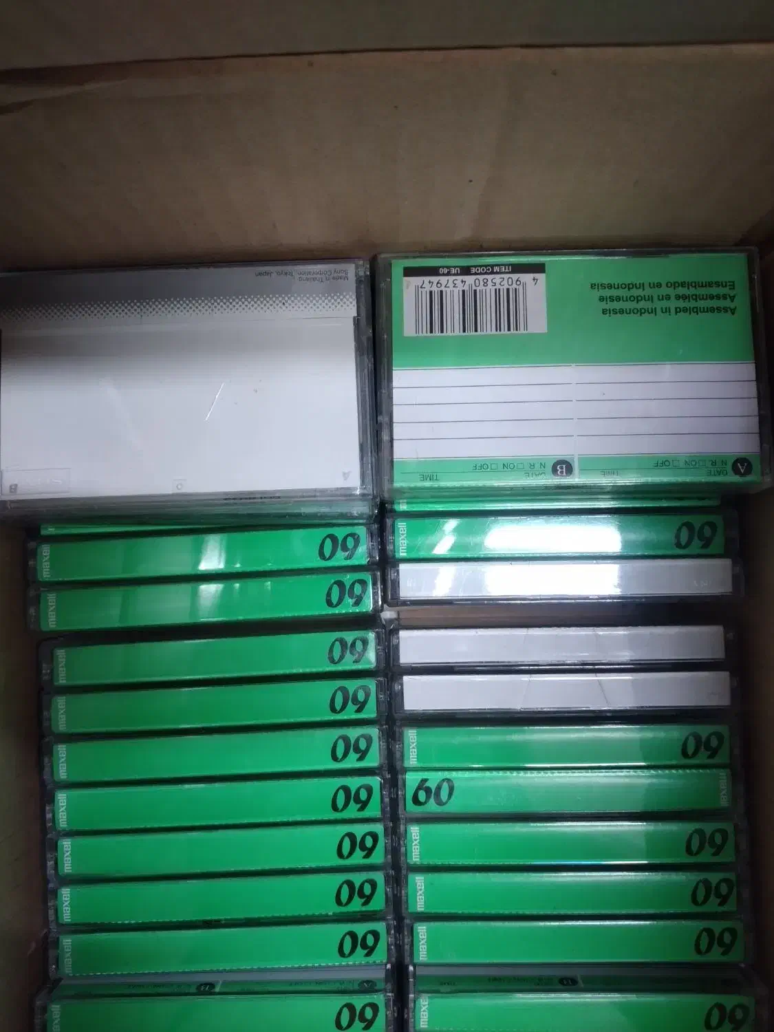 نوار کاست مکسل سبز وسونی|فیلم و موسیقی|قرچک, پویینک|دیوار