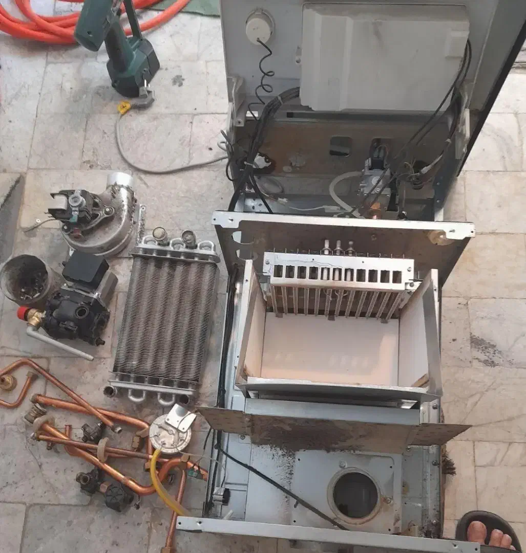 ابگرمکن و پکیج|آبگرمکن، پکیج، شوفاژ|الشتر, |دیوار