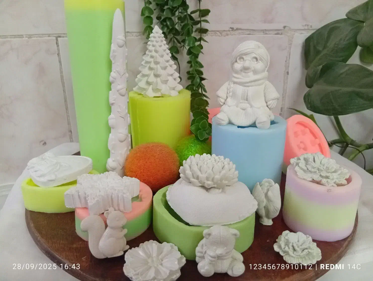 قالبهای سیلیکونی وبیس خام|صنایع دستی و سایر لوازم تزئینی|نیشابور, فردوسی جنوبی|دیوار