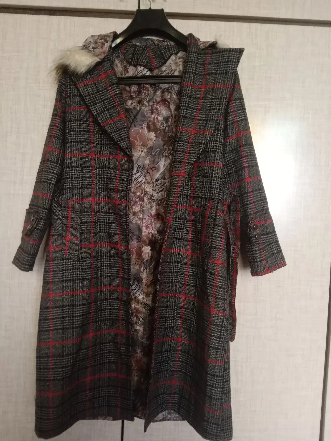 پالتو وپافردرحدنونو فروش فوری فوری سایز۴۲/۴۴|لباس|کرمانشاه, |دیوار