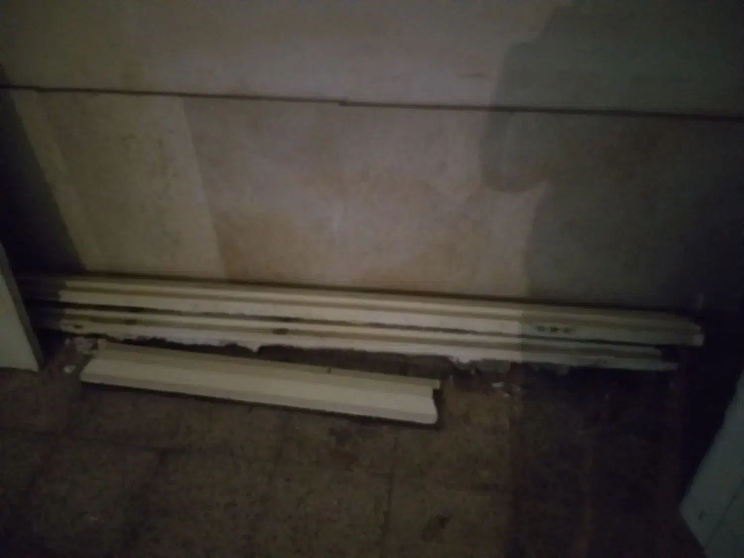 یک عدد درب ورودی ساختمان با چهارچوب آهنی|مصالح و تجهیزات ساختمان|مشهد, تربیت (صدف)|دیوار