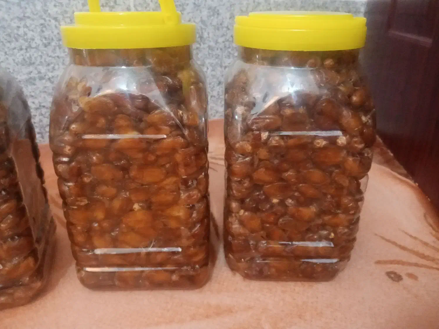 خرما مخصوص هلوا محصول امسال درختانمان|خوردنی و آشامیدنی|شیراز, شاهچراغ|دیوار