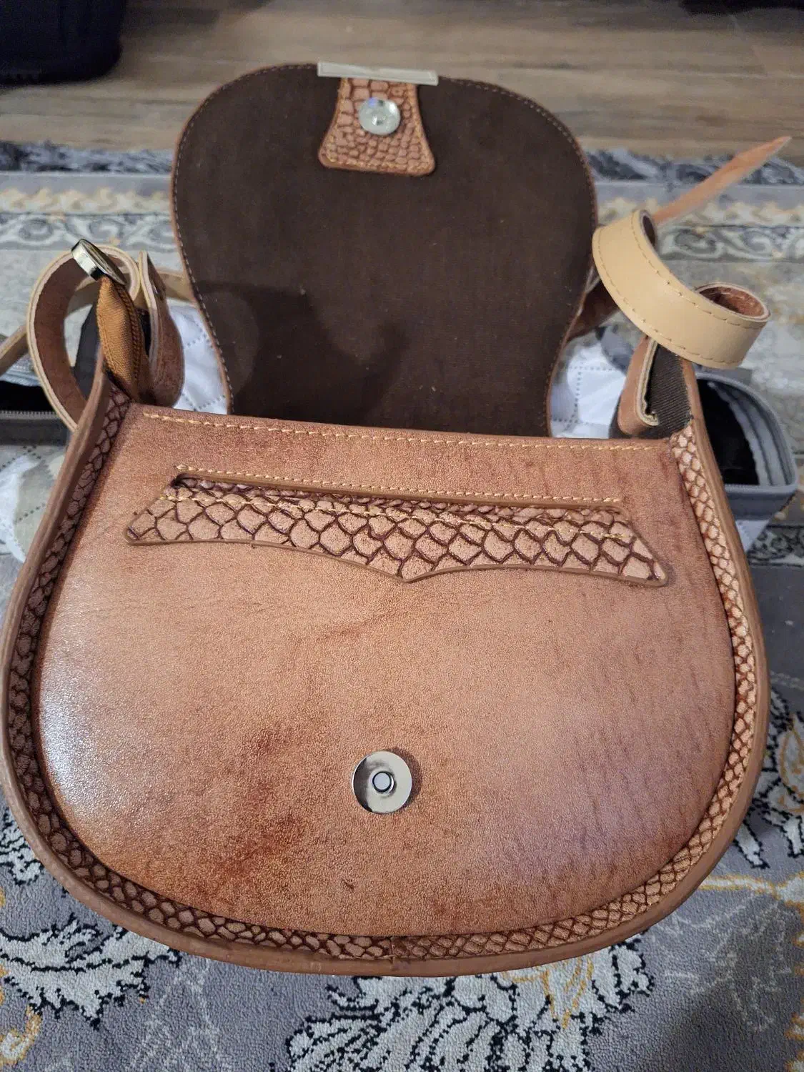 کیف چرم بز. اصلی. دادم دوختن|کیف، کفش، کمربند|کرمانشاه, |دیوار